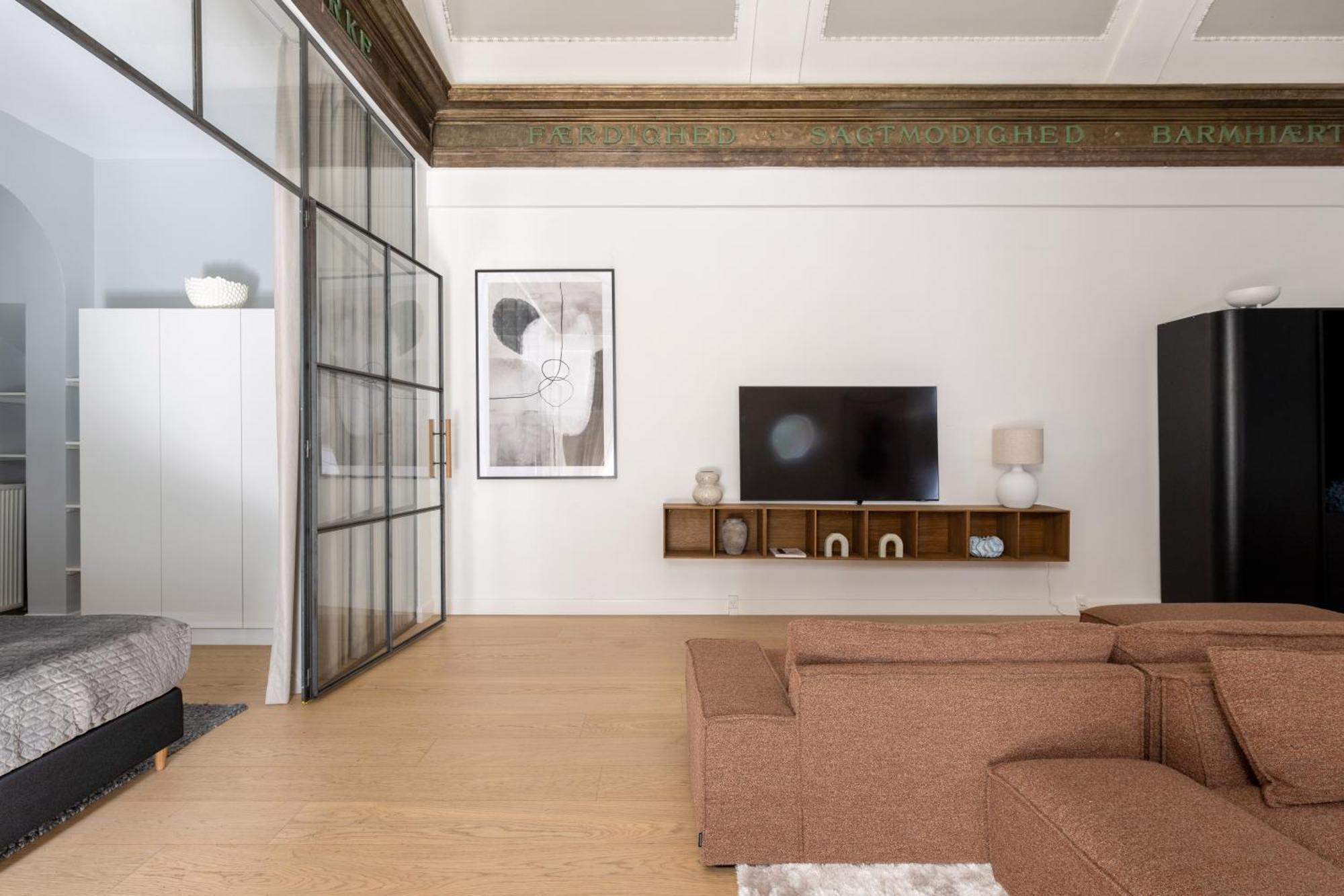 Unique 3 Bedroom Apartment In Vibrant Frederiksberg コペンハーゲン エクステリア 写真
