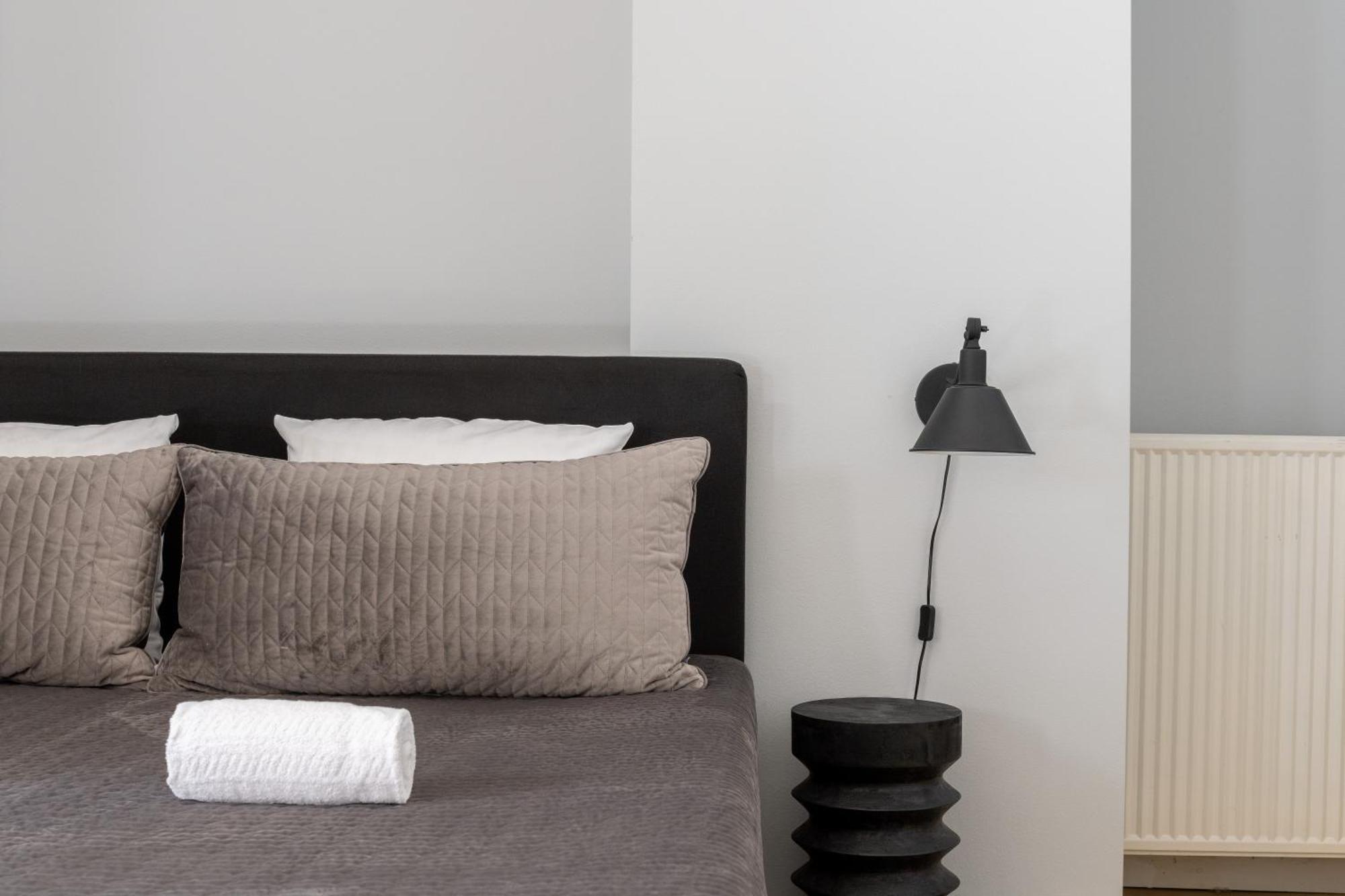Unique 3 Bedroom Apartment In Vibrant Frederiksberg コペンハーゲン エクステリア 写真