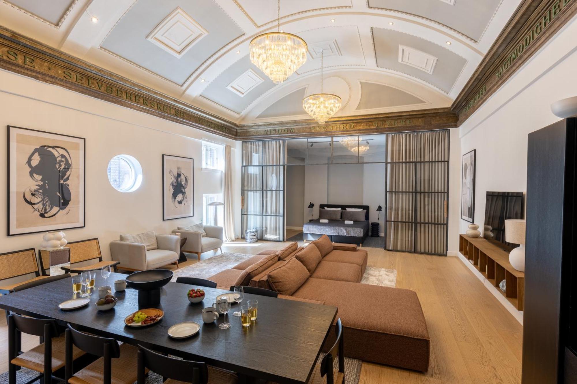 Unique 3 Bedroom Apartment In Vibrant Frederiksberg コペンハーゲン エクステリア 写真